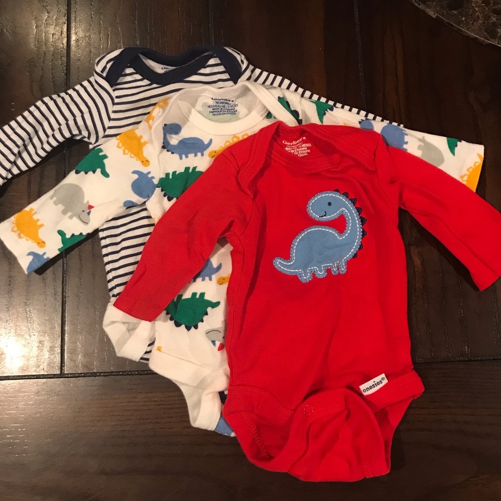 3 long sleeve newborn onesies